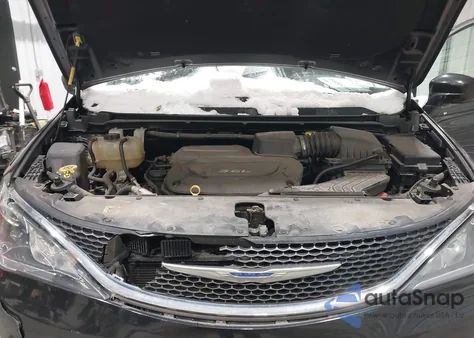 2017 Chrysler Pacifica Touring-L Plus из США, поврежденный, VIN 2C4RC1EG8HR757448